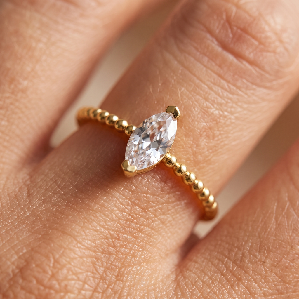 Damenring Zirkonia Gold 585, getragen